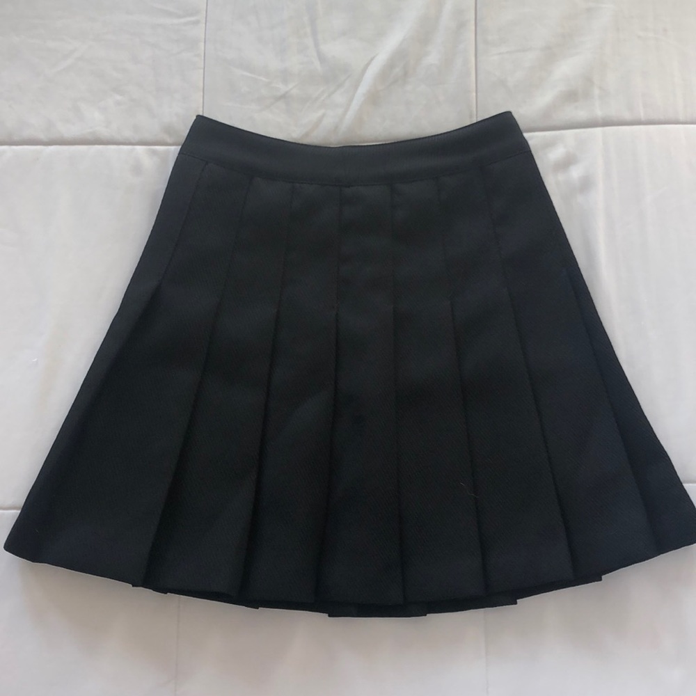 H&M Black Pleated Skirt